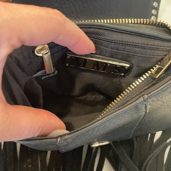 Vintage handbag with fringe. Adjustable and removable shoulder strap - Picture 8 of 11